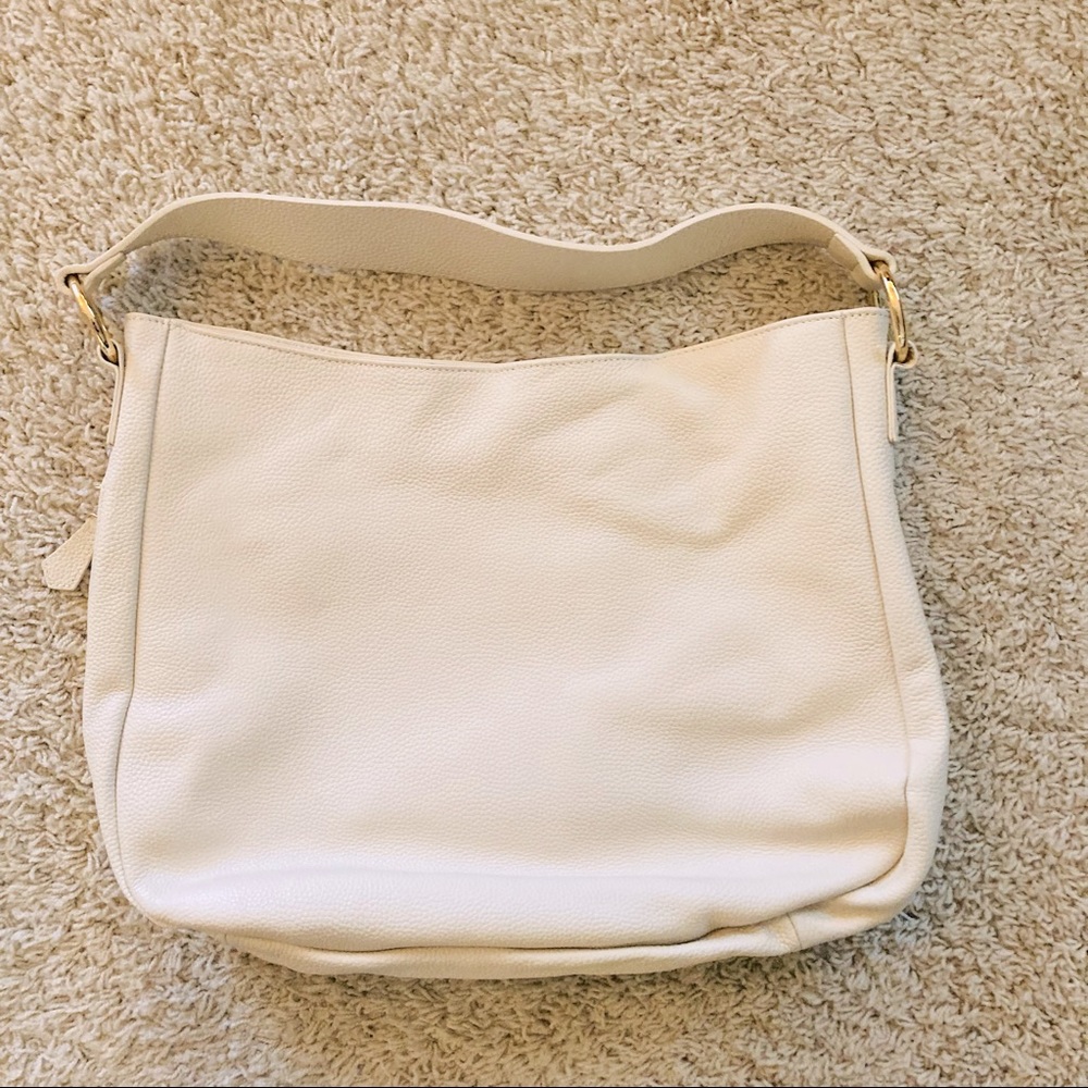 Laggo Pebble Leather Purse
